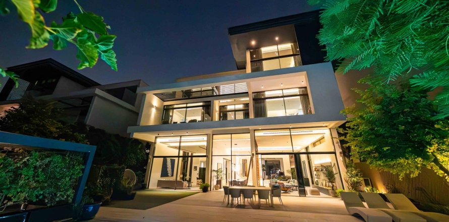 Villa à Dubai, 6 chambres, 1117.1 m², № 47690