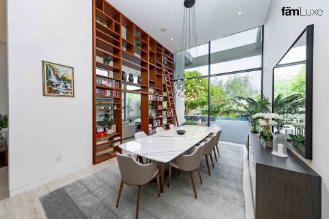 Villa à Dubai, 6 chambres, 1117.1 m², № 47690 - photo 3
