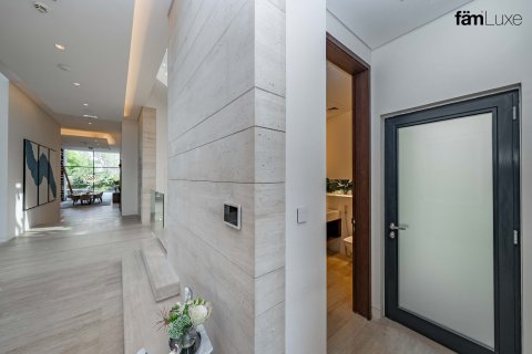 Villa à Dubai, 6 chambres, 1117.1 m², № 47690 - photo 11