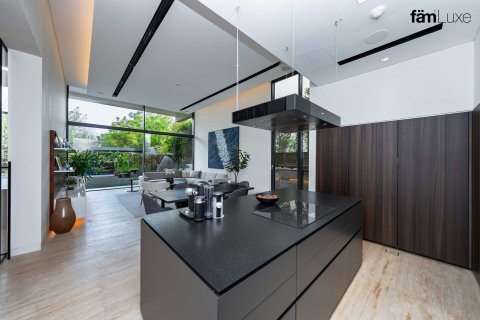 Villa à Dubai, 6 chambres, 1117.1 m², № 47690 - photo 19