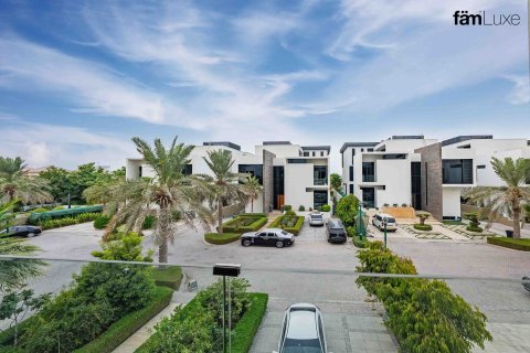 Villa à Dubai, 6 chambres, 1117.1 m², № 47690 - photo 28