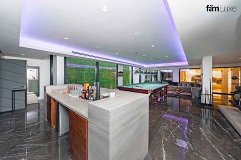 Villa à Dubai, 6 chambres, 1117.1 m², № 47690 - photo 18