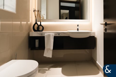 Apartment in Downtown Dubai (Downtown Burj Dubai), Dubai 2 bedrooms, 126 sq.m. № 91423 - photo 15