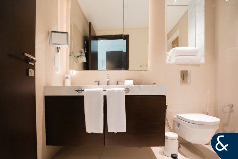 Apartment in Downtown Dubai (Downtown Burj Dubai), Dubai 2 bedrooms, 126 sq.m. № 91423 - photo 18