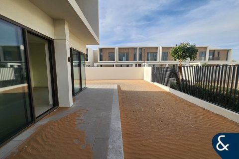 Villa in The Valley, Dubai 4 bedrooms, 218 sq.m. № 91424 - photo 11