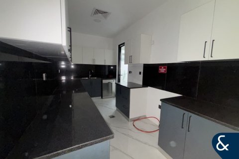 Villa in Al Furjan, Dubai 5 bedrooms, 606 sq.m. № 91426 - photo 6