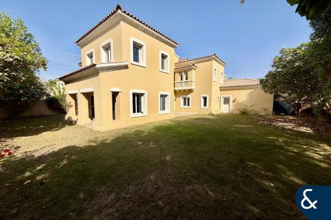 Купить виллу в Арабиан Ранчес, Дубай: 3 спальни, 350м², № 78691 - фото 1