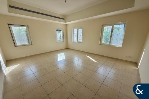 Купить виллу в Арабиан Ранчес, Дубай: 3 спальни, 350м², № 78691 - фото 11