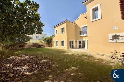 Купить виллу в Арабиан Ранчес, Дубай: 3 спальни, 350м², № 78691 - фото 13