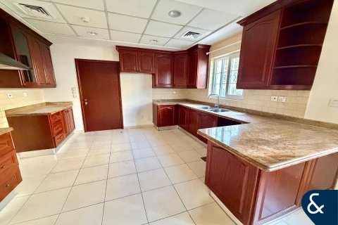 Купить виллу в Арабиан Ранчес, Дубай: 3 спальни, 350м², № 78691 - фото 5