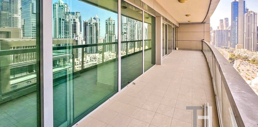 Квартира в Бурдж-Халифе, Дубай, 2 спальни, 152м², № 13641