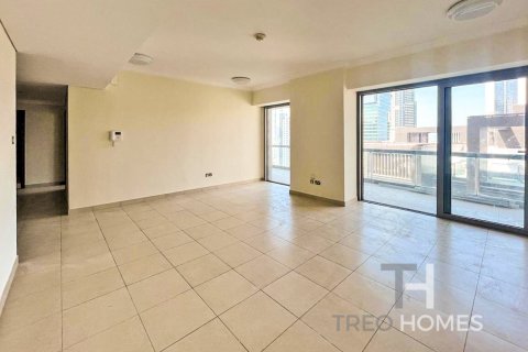Снять в аренду квартиру в Бурдж-Халифе, Дубай: 2 спальни, 152м², № 13641 - фото 2