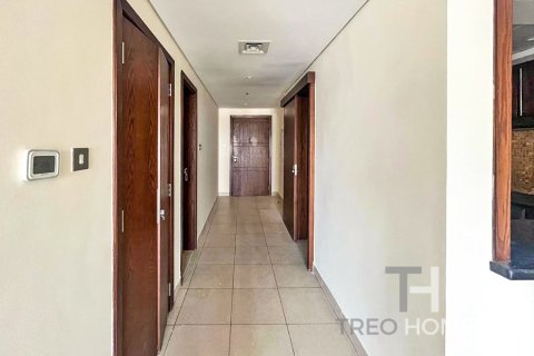 Снять в аренду квартиру в Бурдж-Халифе, Дубай: 2 спальни, 152м², № 13641 - фото 4