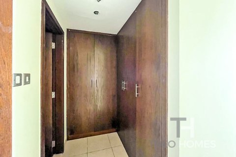 Снять в аренду квартиру в Бурдж-Халифе, Дубай: 2 спальни, 152м², № 13641 - фото 7