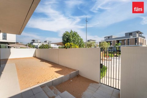 Villa à Dubai, 5 chambres, 330 m², № 76996 - photo 3