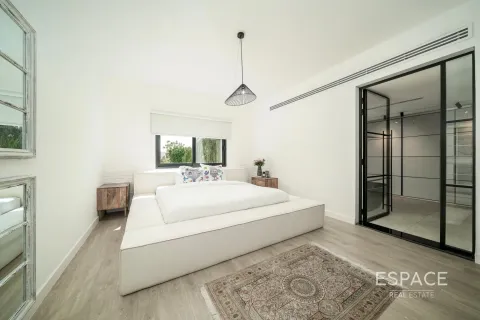 Villa en Meadows, Dubai, 5 dormitorios, 387 m², № 71075 - foto 5