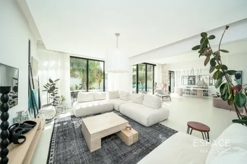 Villa en Meadows, Dubai, 5 dormitorios, 387 m², № 71075 - foto 8