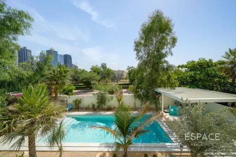 Villa en Meadows, Dubai, 5 dormitorios, 387 m², № 71075 - foto 2