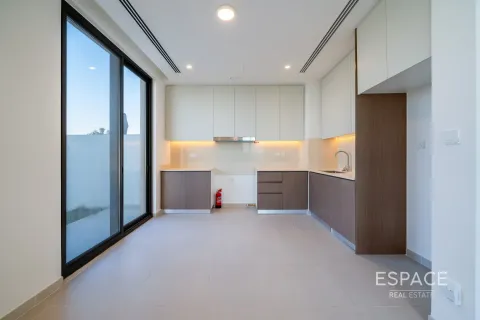 Townhouse in EMAAR South, Dubai South (Dubai World Central), Dubai 4 bedrooms, 223 sq.m. № 71079 - photo 8