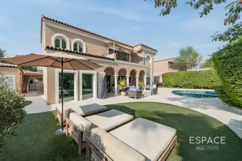 Villa en Green Community West, Green Community, Dubai, 5 dormitorios, 577 m², № 71080 - foto 1