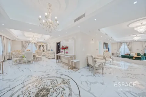 Купить виллу в Dubai Land, Дубай: 5 спален, 674м², № 71081 - фото 3