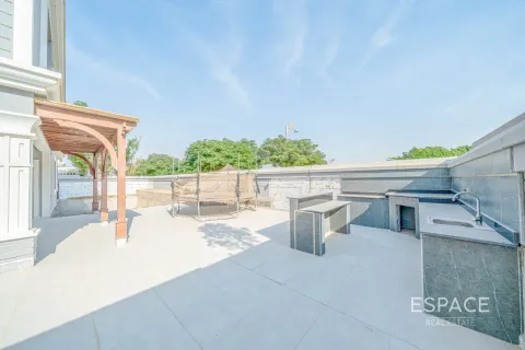 Купить виллу в Dubai Land, Дубай: 5 спален, 674м², № 71081 - фото 20