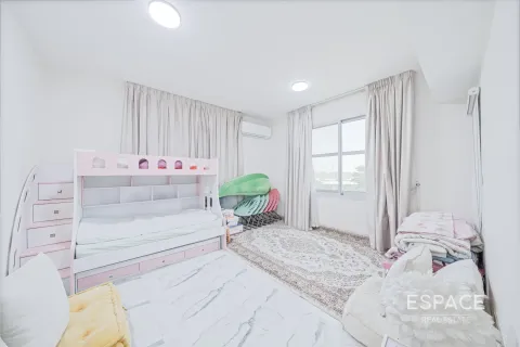 Купить виллу в Dubai Land, Дубай: 5 спален, 674м², № 71081 - фото 18