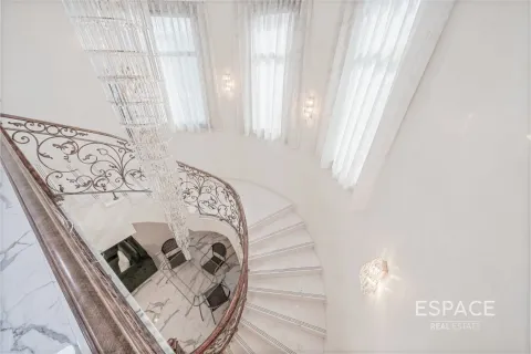 Купить виллу в Dubai Land, Дубай: 5 спален, 674м², № 71081 - фото 10