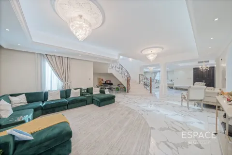 Купить виллу в Dubai Land, Дубай: 5 спален, 674м², № 71081 - фото 7