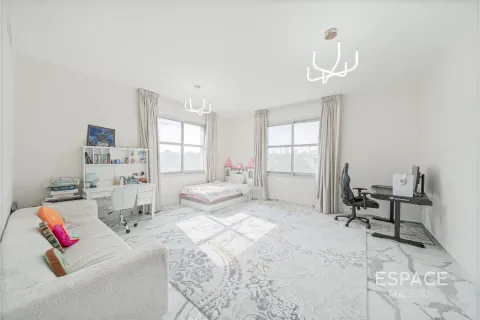 Купить виллу в Dubai Land, Дубай: 5 спален, 674м², № 71081 - фото 14