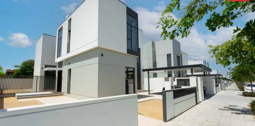 Villa en Al Furjan, Dubai, 4 dormitorios, 515.5 m², № 23746