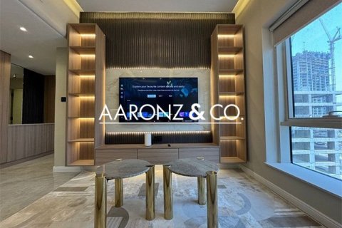 Appartement à Jumeirah Lake Towers, Dubai, 1 chambre, 69 m², № 84422