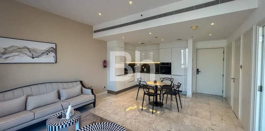 Квартира в Бизнес-Бэе, Дубай, 1 спальня, 62м², № 21304