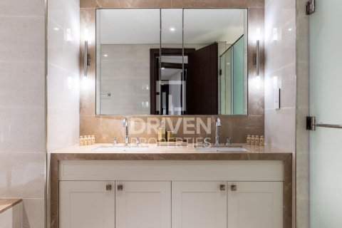 Apartment in Downtown Dubai (Downtown Burj Dubai), Dubai 2 bedrooms, 152.92 sq.m. № 129117 - photo 14
