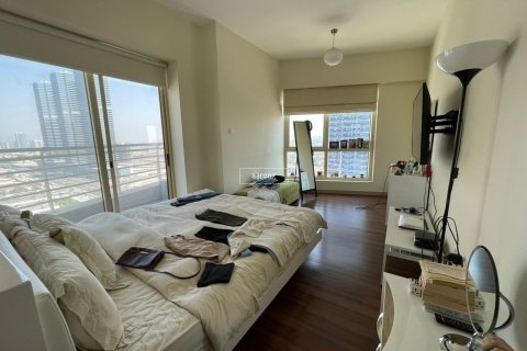 Apartment in Jumeirah Lake Towers, Dubai 2 bedrooms, 123.3 sq.m. № 42618 - photo 6