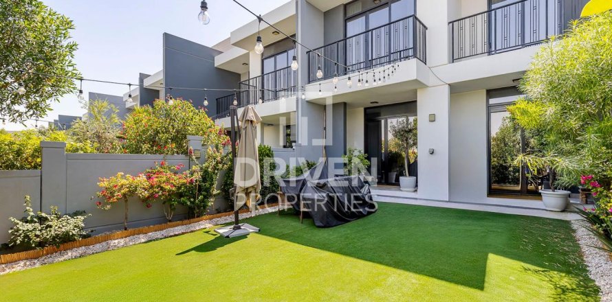 Villa à Motor City, Dubai, 3 chambres, 252 m², № 19441