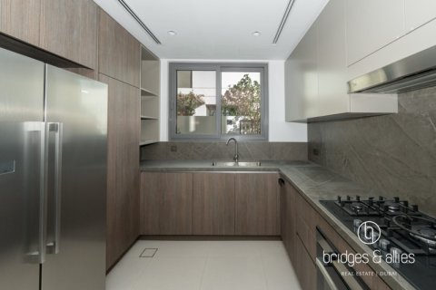 Villa in Tilal Al Ghaf, Dubai 4 bedrooms, 249 sq.m. № 98095 - photo 14
