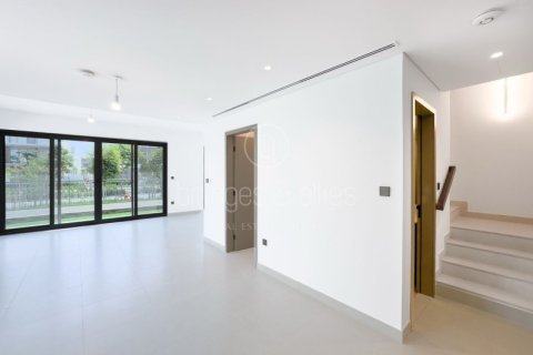 Снять в аренду виллу в Tilal Al Ghaf, Дубай: 4 спальни, 249м², № 98095 - фото 8