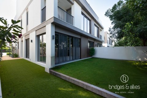 Villa en Tilal Al Ghaf, Dubai, 4 dormitorios, 249 m², № 98095