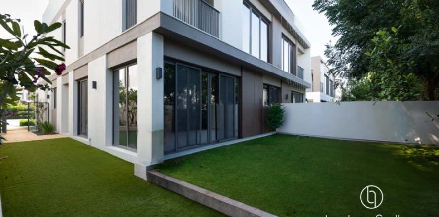 Villa in Tilal Al Ghaf, Dubai 4 bedrooms, 249 sq.m. № 98095