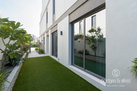 Villa in Tilal Al Ghaf, Dubai 4 bedrooms, 249 sq.m. № 98095 - photo 13