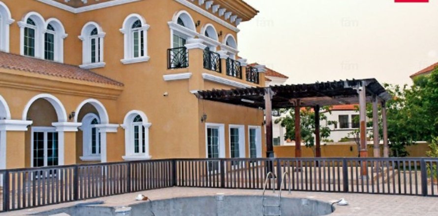 Villa en Dubai, 5 dormitorios, 1193 m², № 67495