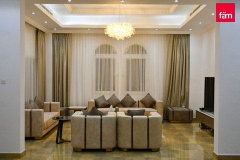 Villa en Dubai, 5 dormitorios, 1193 m², № 67495 - foto 3