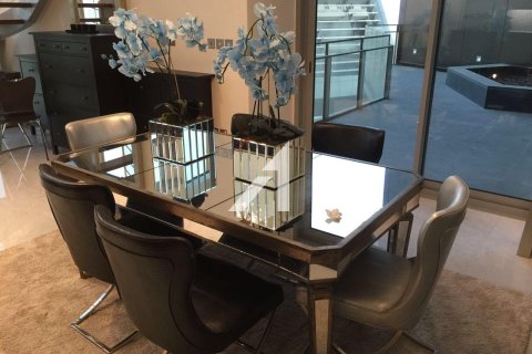 Купить квартиру в Дубае: 2 спальни, 195.1м², № 69092 - фото 2