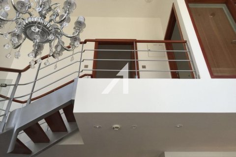 Купить квартиру в Дубае: 2 спальни, 195.1м², № 69092 - фото 4