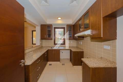 Villa in Dubai 3 bedrooms, 226.8 sq.m. № 69093 - photo 4