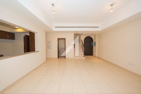 Villa in Dubai 3 bedrooms, 226.8 sq.m. № 69093 - photo 3