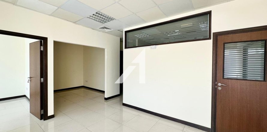 Офис в Дубае, 84.4м², № 69084