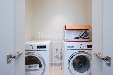 Снять в аренду квартиру в Даунтаун Дубай (Даунтаун Бурдж Дубай), Дубай: 3 спальни, 159.88606300м², № 64495 - фото 2