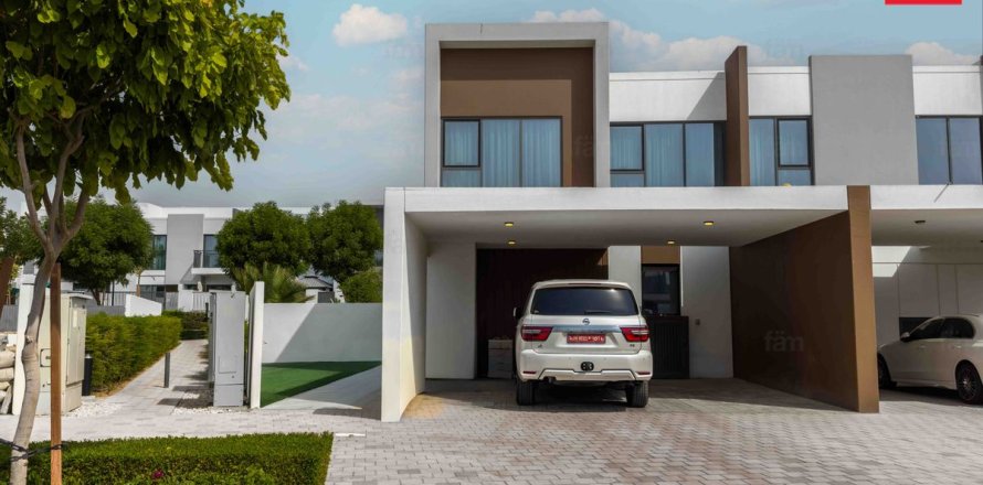 Вилла в Дубае, 4 спальни, 301.9м², № 40919